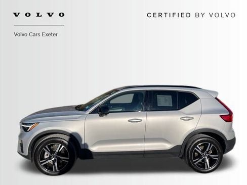 Certified 2023 Volvo XC40 B5 Plus w/ Climate Package image 4