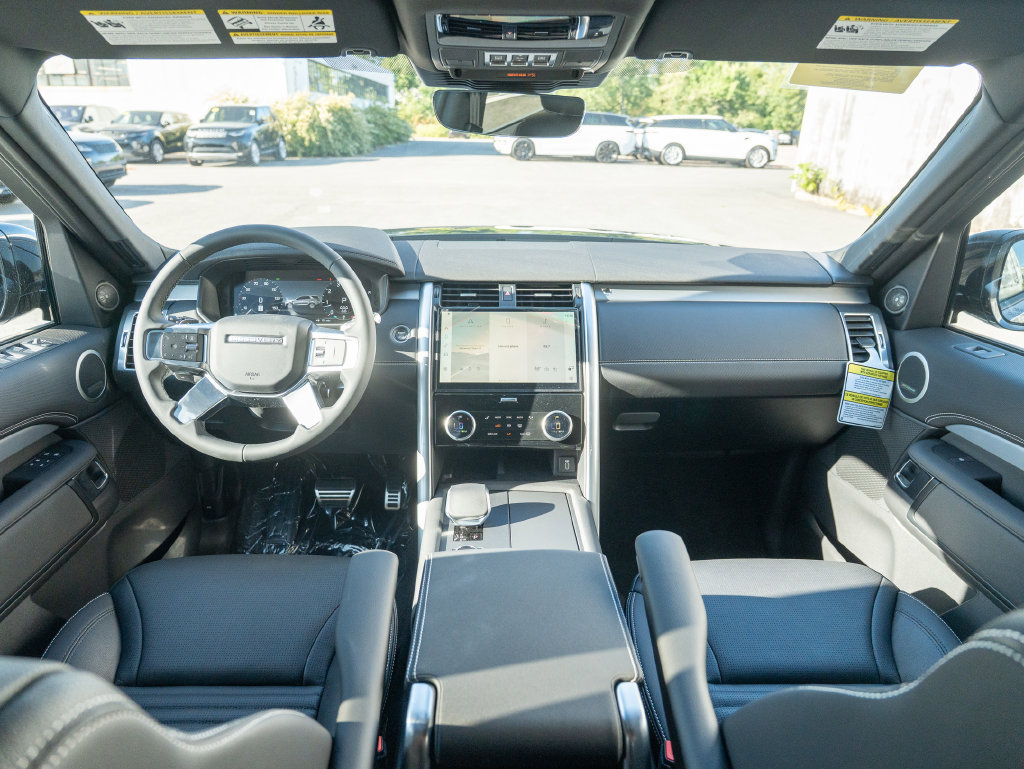 New 2026 Land Rover Discovery Dynamic SE AWD/4WD image 16