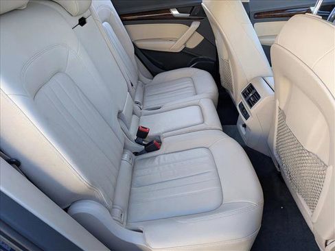 Used 2019 Audi Q5 Premium w/ Convenience Package image 21
