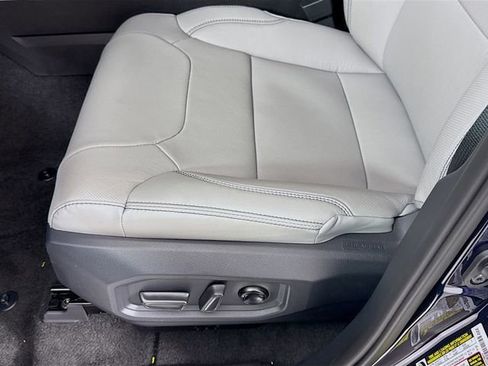 New 2026 Toyota Tundra Limited AWD/4WD image 18