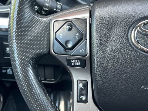 Used 2022 Toyota Tacoma SR5 AWD/4WD image 23