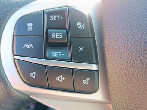 Used 2022 Ford Explorer XLT w/ Equipment Group 202A image 12