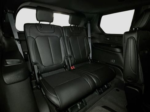 New 2025 Jeep Grand Cherokee L Limited w/ Luxury Tech Group II image 31