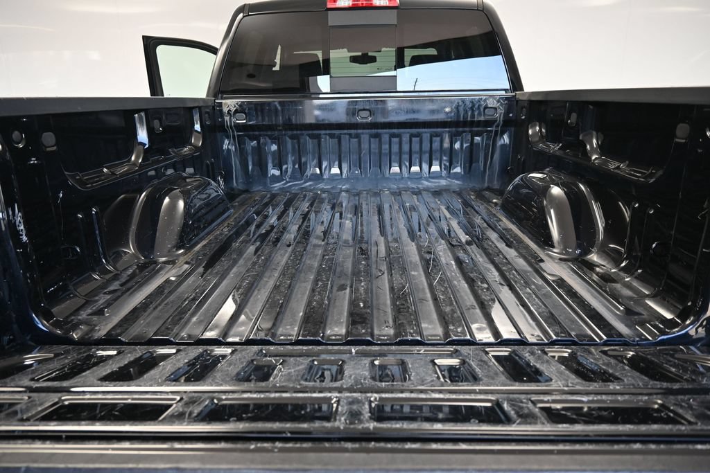 Used 2018 Chevrolet Silverado 1500 LT w/ All Star Edition AWD/4WD image 19