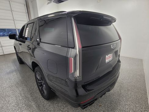 Used 2024 Cadillac Escalade V w/ LPO, ONYX Package AWD/4WD image 7