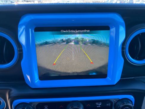 Used 2022 Jeep Wrangler Unlimited Sahara image 21