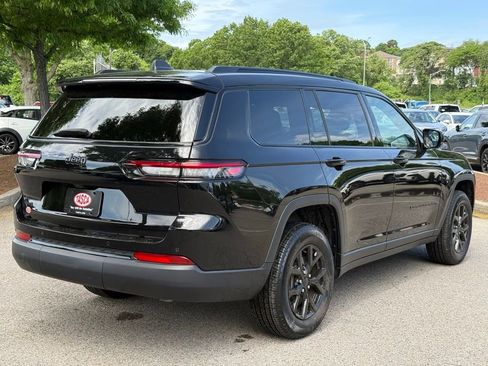 Used 2024 Jeep Grand Cherokee L Altitude AWD/4WD image 8