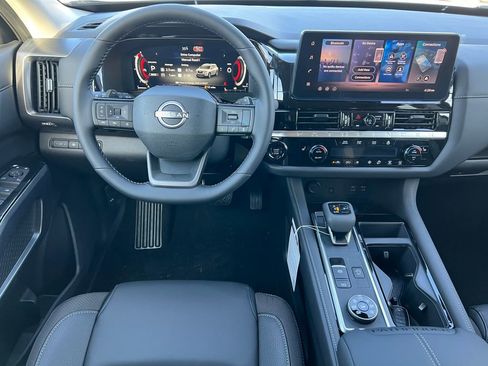 New 2026 Nissan Pathfinder SL AWD/4WD image 3