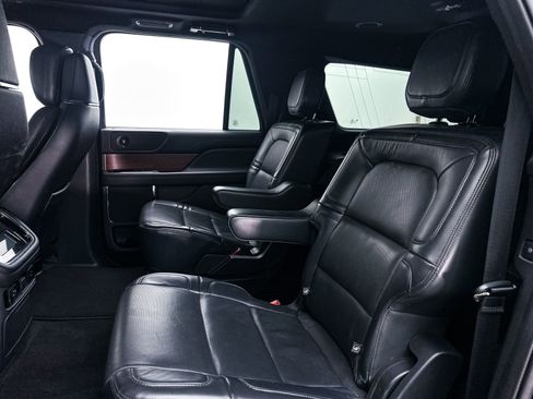 Used 2022 Lincoln Navigator L Reserve AWD/4WD image 38