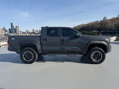 Used 2026 Toyota Tacoma TRD Off-Road w/ TRD Off Road Upgrade Package image 2