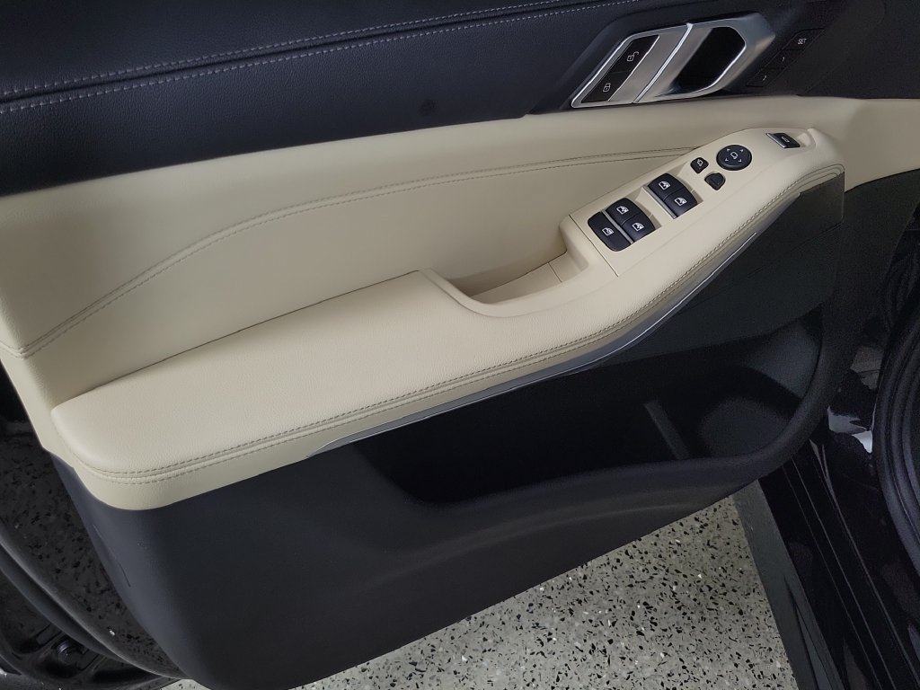 Used 2022 BMW X5 sDrive40i w/ M Sport Package RWD image 23