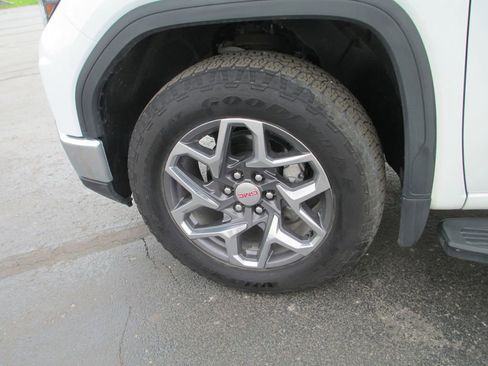 Used 2025 GMC Sierra 1500 SLT w/ SLT Premium Plus Package image 14