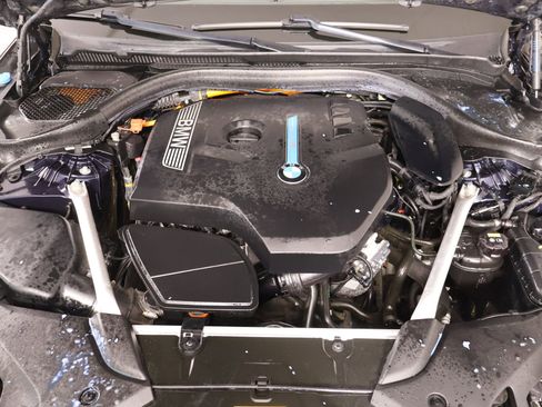 Used 2019 BMW 530e xDrive w/ Convenience Package image 21