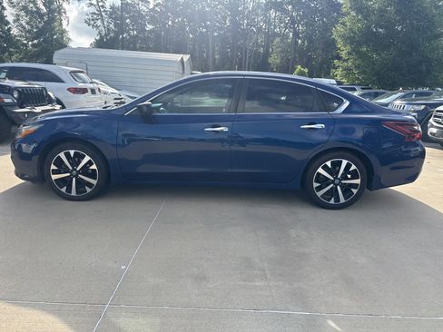 Used 2018 Nissan Altima 2.5 SR FWD image 7