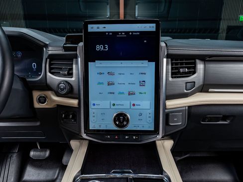 Used 2024 Ford Expedition Max Platinum image 24