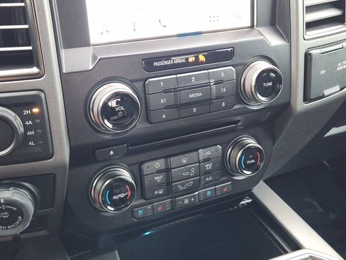 Used 2018 Ford F150 Raptor w/ Equipment Group 802A Luxury AWD/4WD image 19