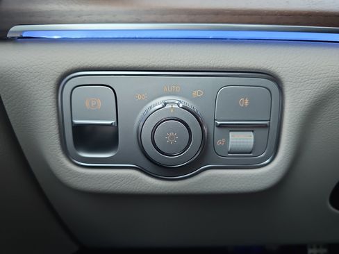 New 2026 Mercedes-Benz GLS 450 4MATIC image 28