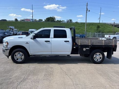 Used 2024 RAM 2500 Tradesman w/ Chrome Appearance Group AWD/4WD image 7