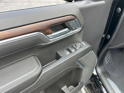 Used 2022 GMC Sierra 1500 SLT AWD/4WD image 17