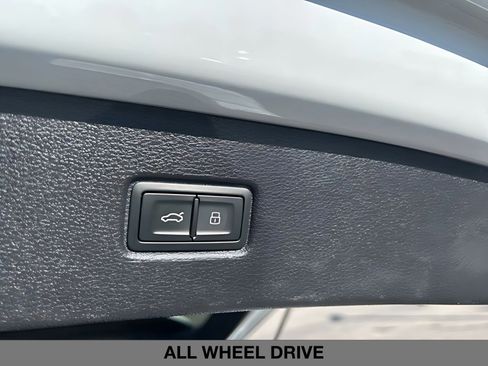 Used 2023 Audi Q7 3.0T Premium w/ Convenience Package image 16