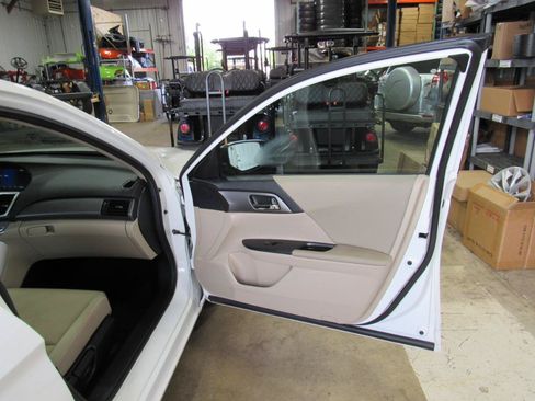 Used 2014 Honda Accord LX image 25
