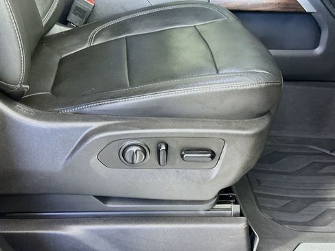 Used 2019 GMC Sierra 1500 SLT w/ SLT Premium Package image 23