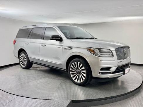 Used 2018 Lincoln Navigator Reserve AWD/4WD image 11
