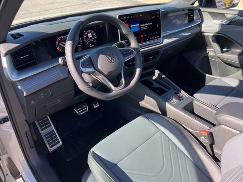 New 2026 Volkswagen Tiguan SE R-Line image 14