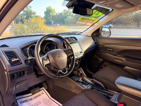 Used 2021 Mitsubishi Outlander Sport LE FWD image 9