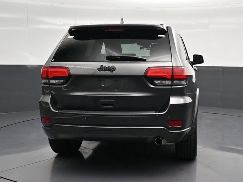 Used 2021 Jeep Grand Cherokee Laredo X RWD image 2
