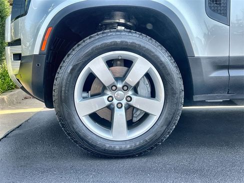 Used 2020 Land Rover Defender 110 First Edition image 10