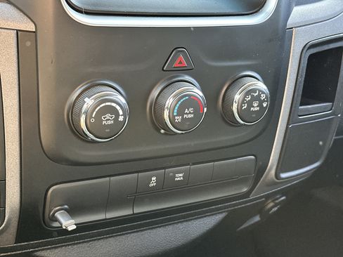 Used 2015 RAM 1500 Express image 23