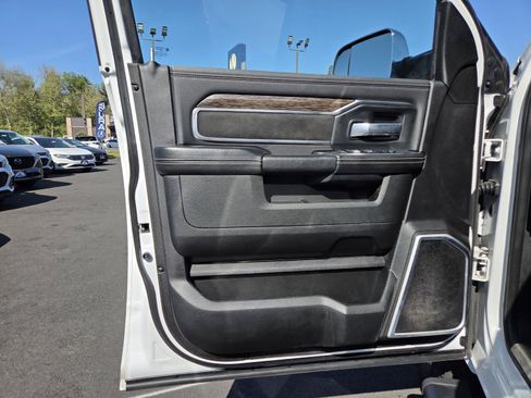Used 2020 RAM 2500 Laramie AWD/4WD image 12