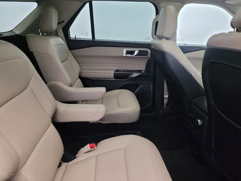 Used 2020 Ford Explorer XLT w/ Equipment Group 202A AWD/4WD image 19