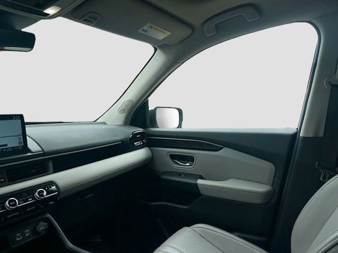 Used 2023 Honda Pilot Elite image 25