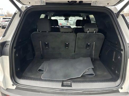 Used 2024 Chevrolet Traverse Z71 image 8