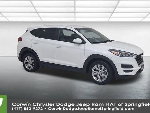 Used 2019 Hyundai Tucson SE image 2