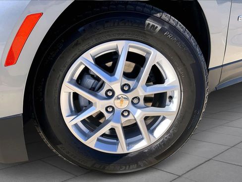 Certified 2024 Chevrolet Equinox LS image 9