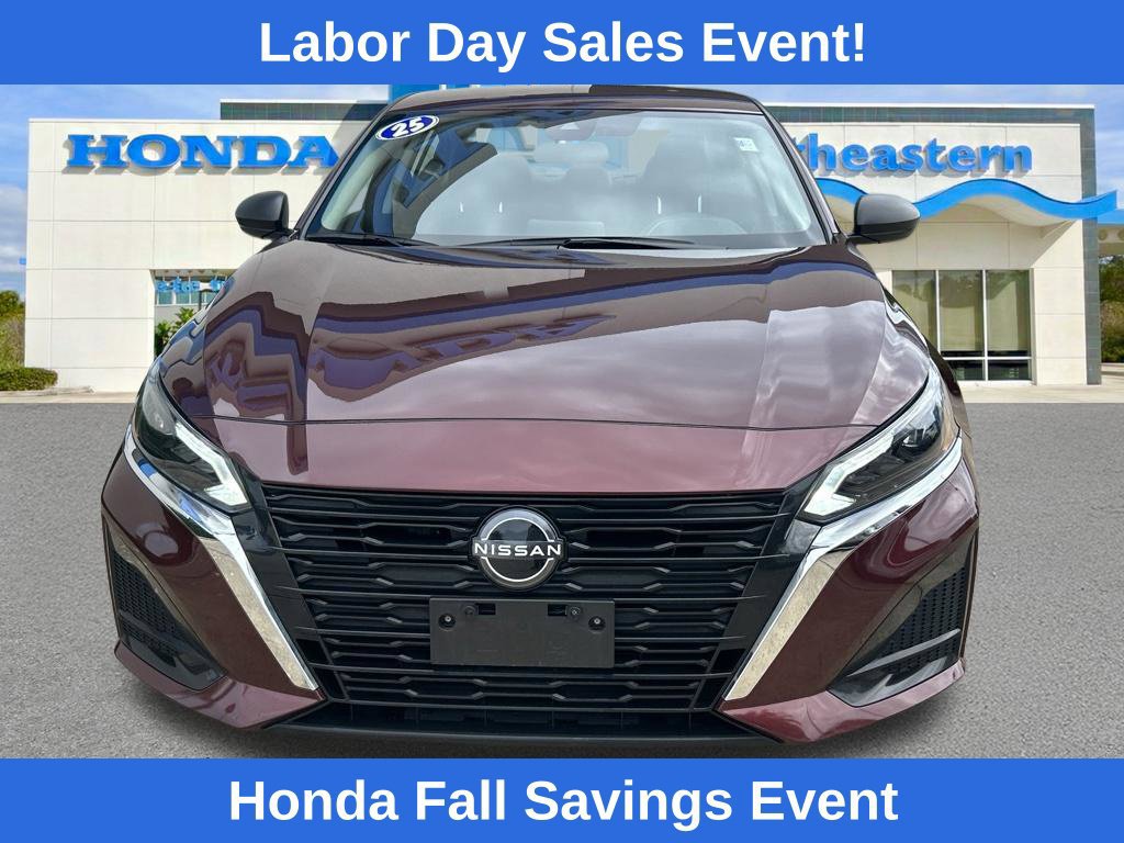 Used 2025 Nissan Altima 2.5 SV FWD image 2