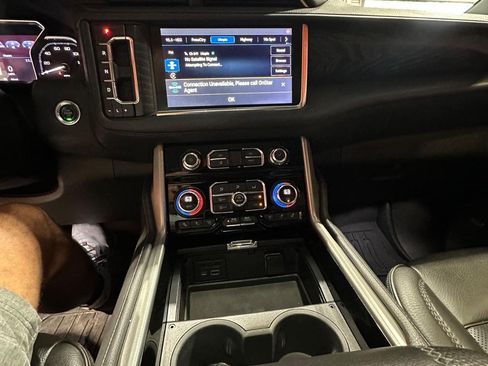 Used 2021 GMC Yukon Denali w/ Denali Ultimate Package RWD image 19