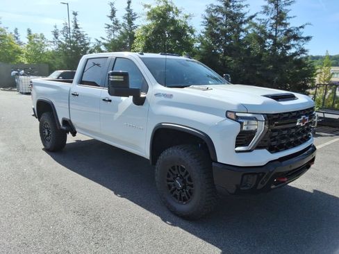 New 2026 Chevrolet Silverado 2500 ZR2 AWD/4WD image 3