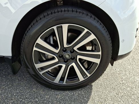 Used 2023 Land Rover Range Rover SE image 7