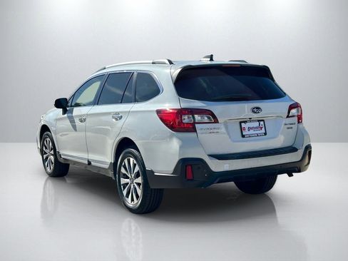 Used 2018 Subaru Outback 3.6R Touring AWD/4WD image 7