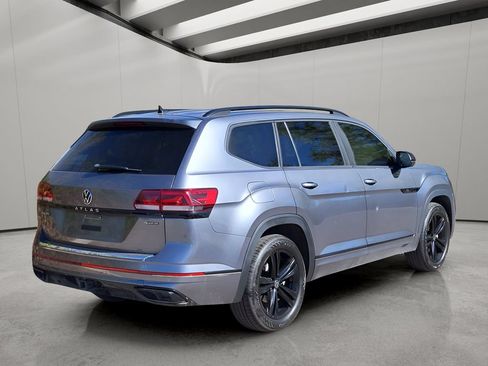 Used 2023 Volkswagen Atlas SEL R-Line AWD/4WD image 3