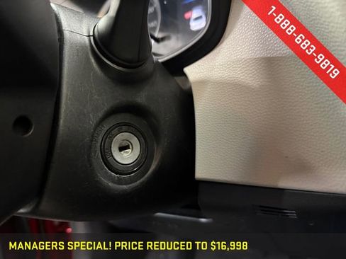 Used 2021 Toyota Corolla LE image 21