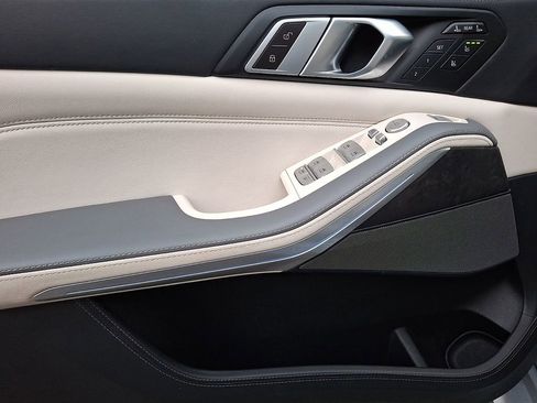 Used 2024 BMW X7 M60i w/ Executive Package AWD/4WD image 10