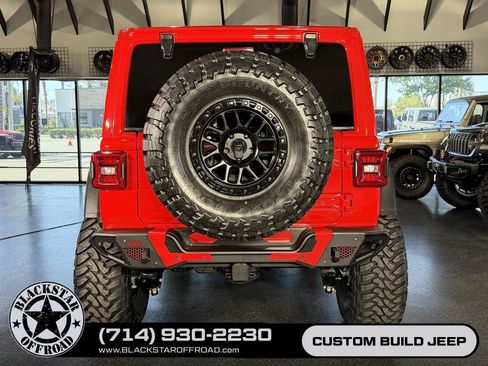 Used 2025 Jeep Wrangler Unlimited Rubicon 4xe w/ Convenience Group AWD/4WD image 18