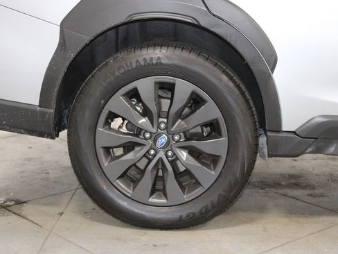 Used 2025 Subaru Outback Onyx Edition AWD/4WD image 12