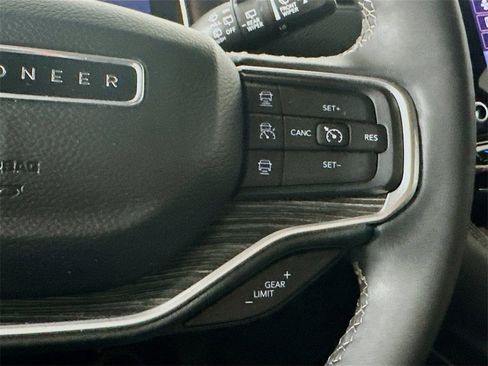 Used 2024 Jeep Wagoneer L Series II w/ Flexible Seating Group image 26