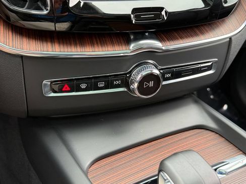 Certified 2023 Volvo XC60 B5 Plus w/ Climate Package AWD/4WD image 26
